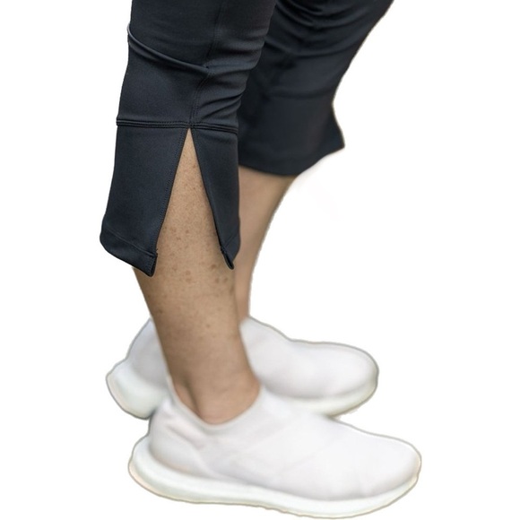 FIT For All Black Kick Side-Slit Flared Athletic Leggings Capris (Z10.7) - Picture 3 of 8